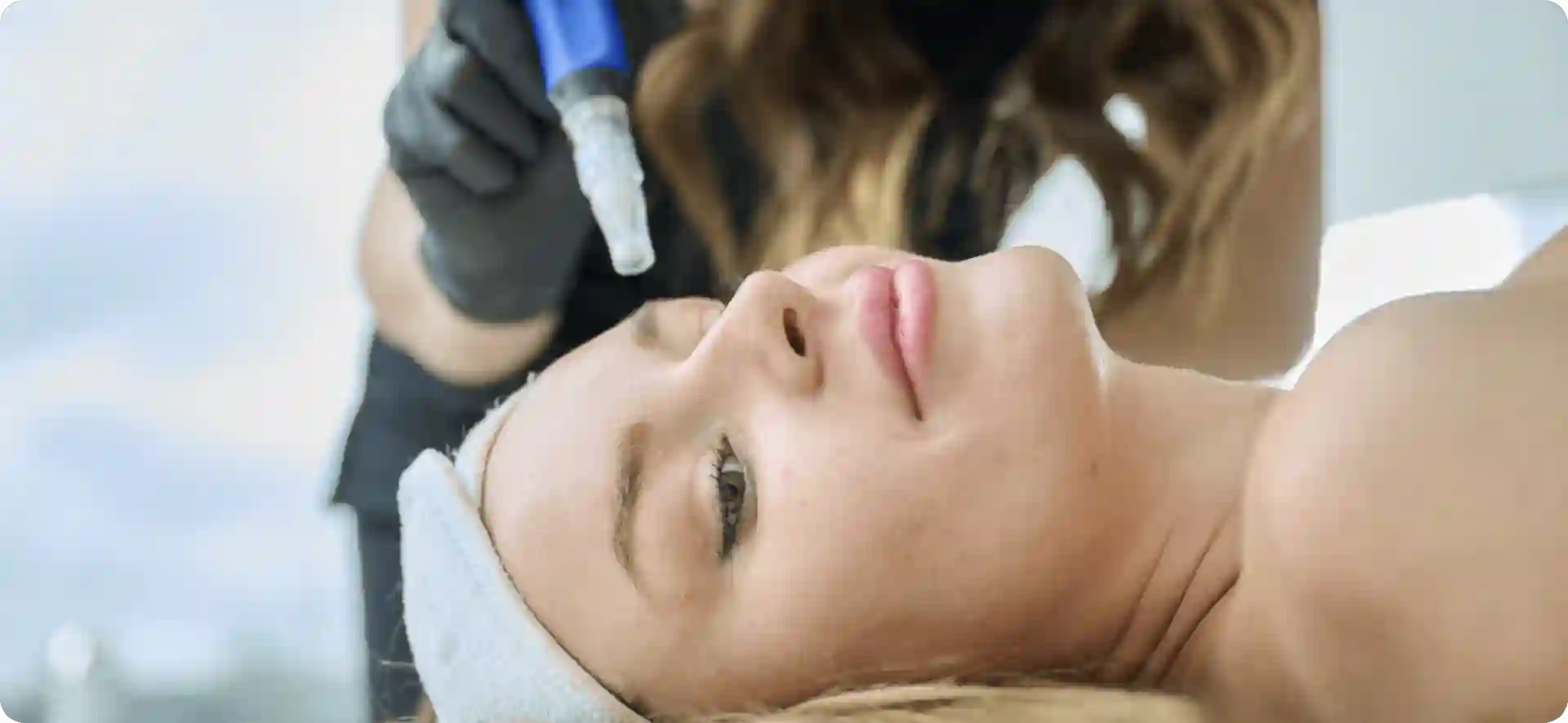 How Do Microneedles Trigger New Collagen and Elastin in Loose Skin Cambridgeshire?